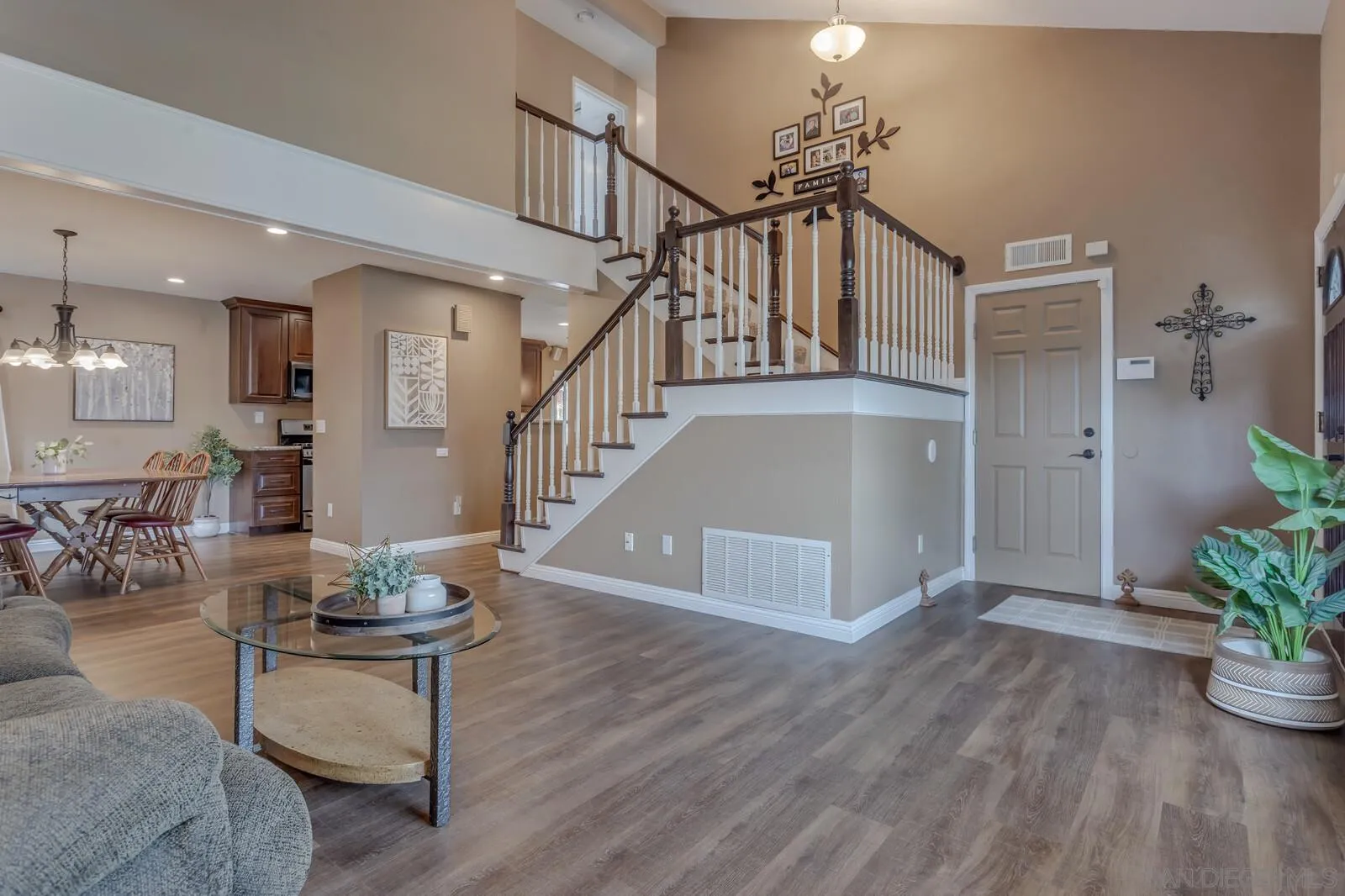 9304 Pennywood Road Santee, CA 92071 - Photo 6 of 42 Gallery Image 6