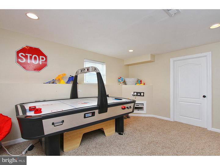 911 Denston Road Thorofare, NJ 08086 - Photo 13 of 17 Basement - Finished