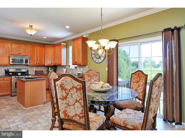 911 Denston Road Thorofare, NJ 08086 - Photo 4 of 17 Kitchen