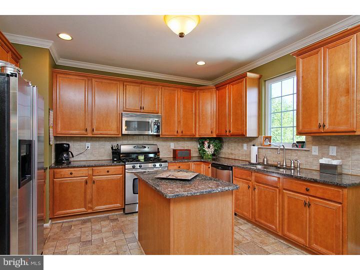 911 Denston Road Thorofare, NJ 08086 - Photo 5 of 17 Kitchen