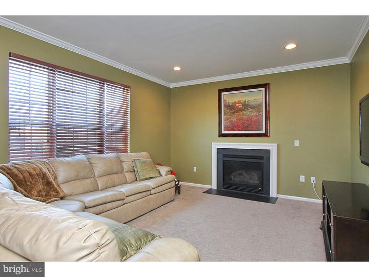 911 Denston Road Thorofare, NJ 08086 - Photo 6 of 17 Family Room
