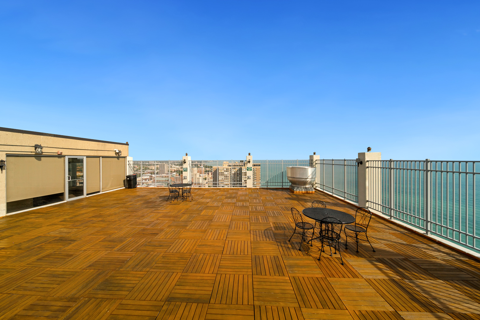 6171 North Sheridan Road, Unit 1106 Chicago, IL 60660 - Photo 18 of 24 Gallery Image 18