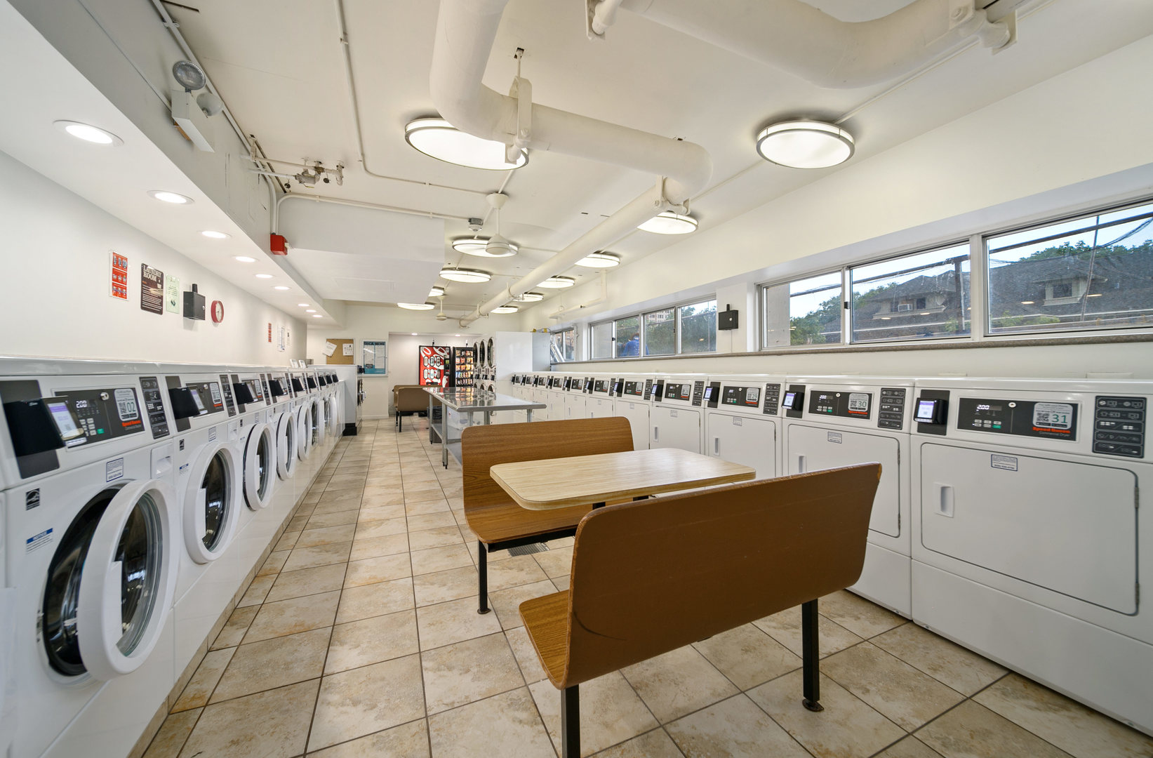 6171 North Sheridan Road, Unit 1106 Chicago, IL 60660 - Photo 23 of 24 Gallery Image 23