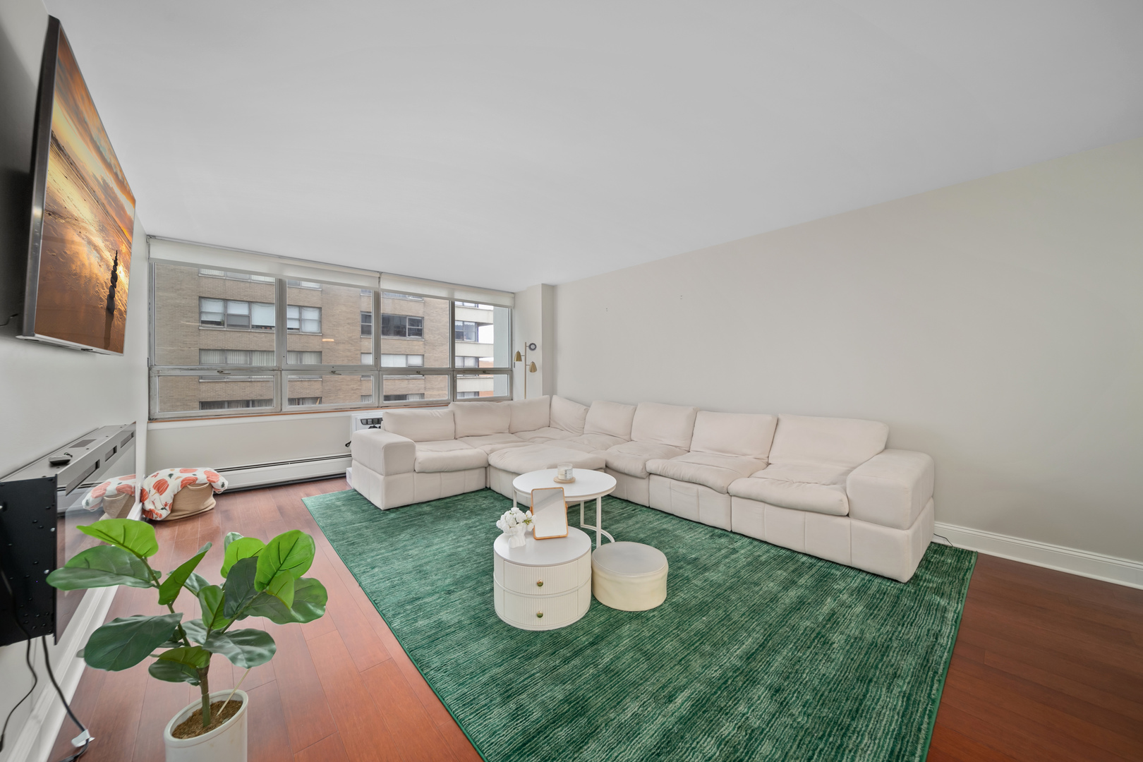 6171 North Sheridan Road, Unit 1106 Chicago, IL 60660 - Photo 3 of 24 Gallery Image 3
