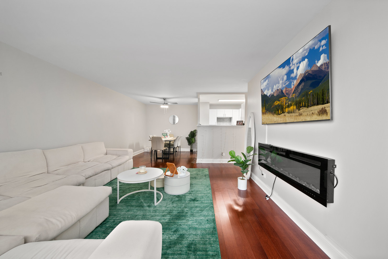 6171 North Sheridan Road, Unit 1106 Chicago, IL 60660 - Photo 4 of 24 Gallery Image 4
