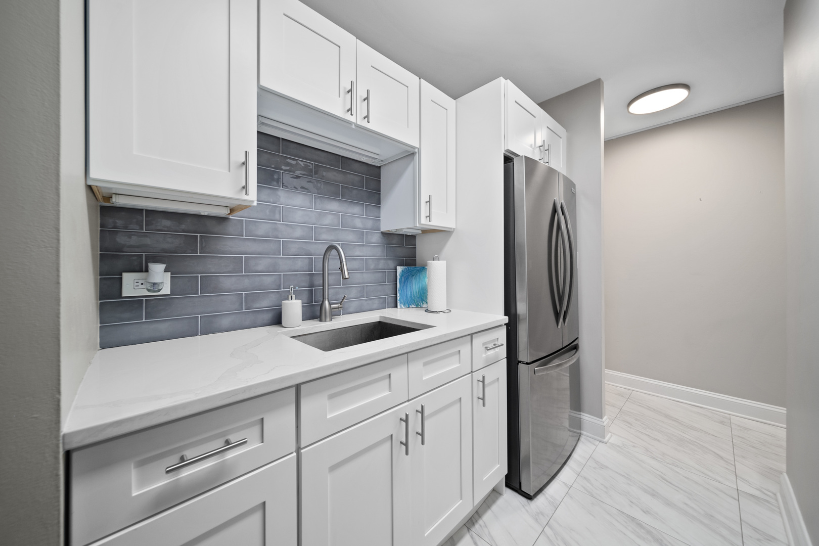 6171 North Sheridan Road, Unit 1106 Chicago, IL 60660 - Photo 7 of 24 Gallery Image 7