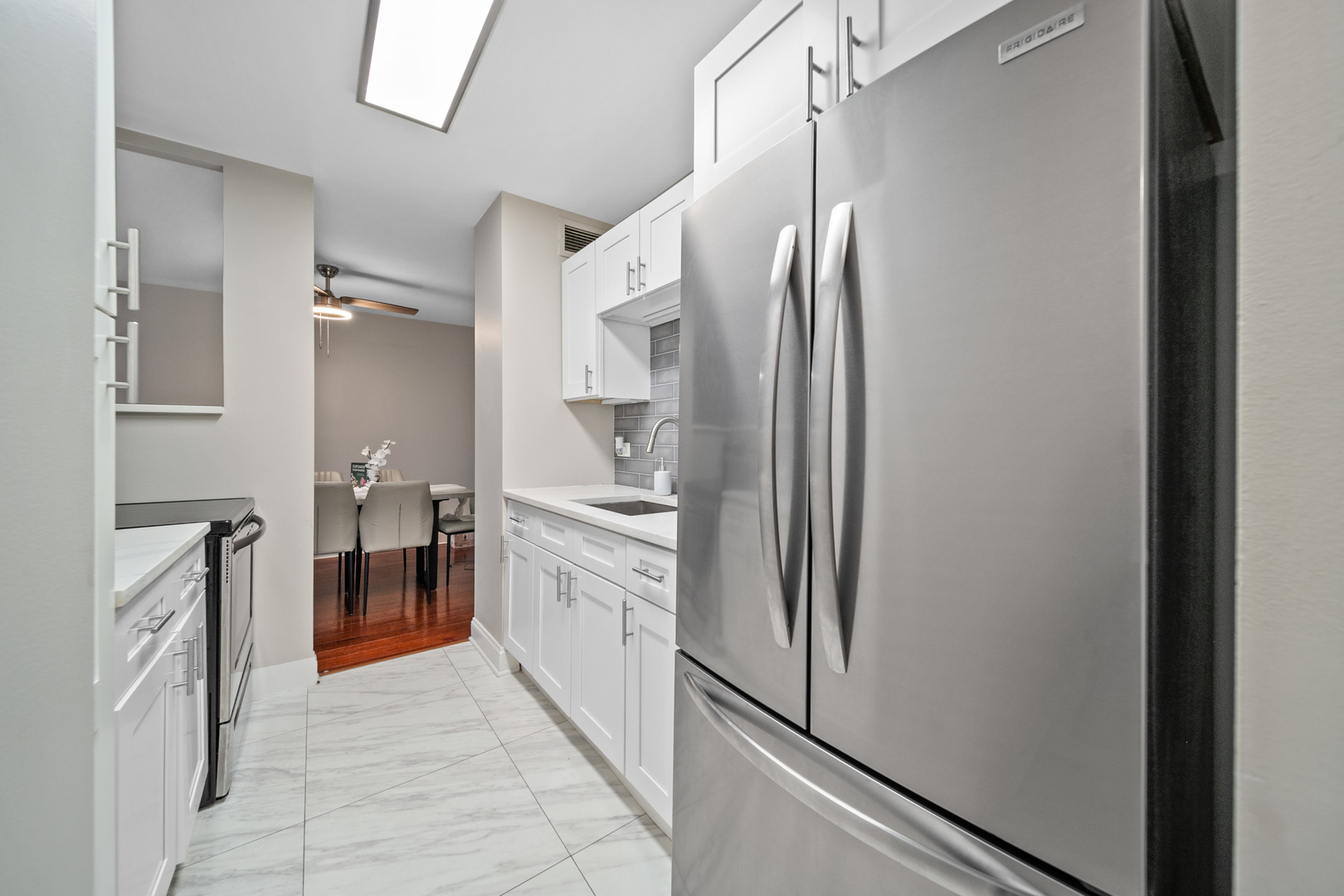 6171 North Sheridan Road, Unit 1106 Chicago, IL 60660 - Photo 8 of 24 Gallery Image 8