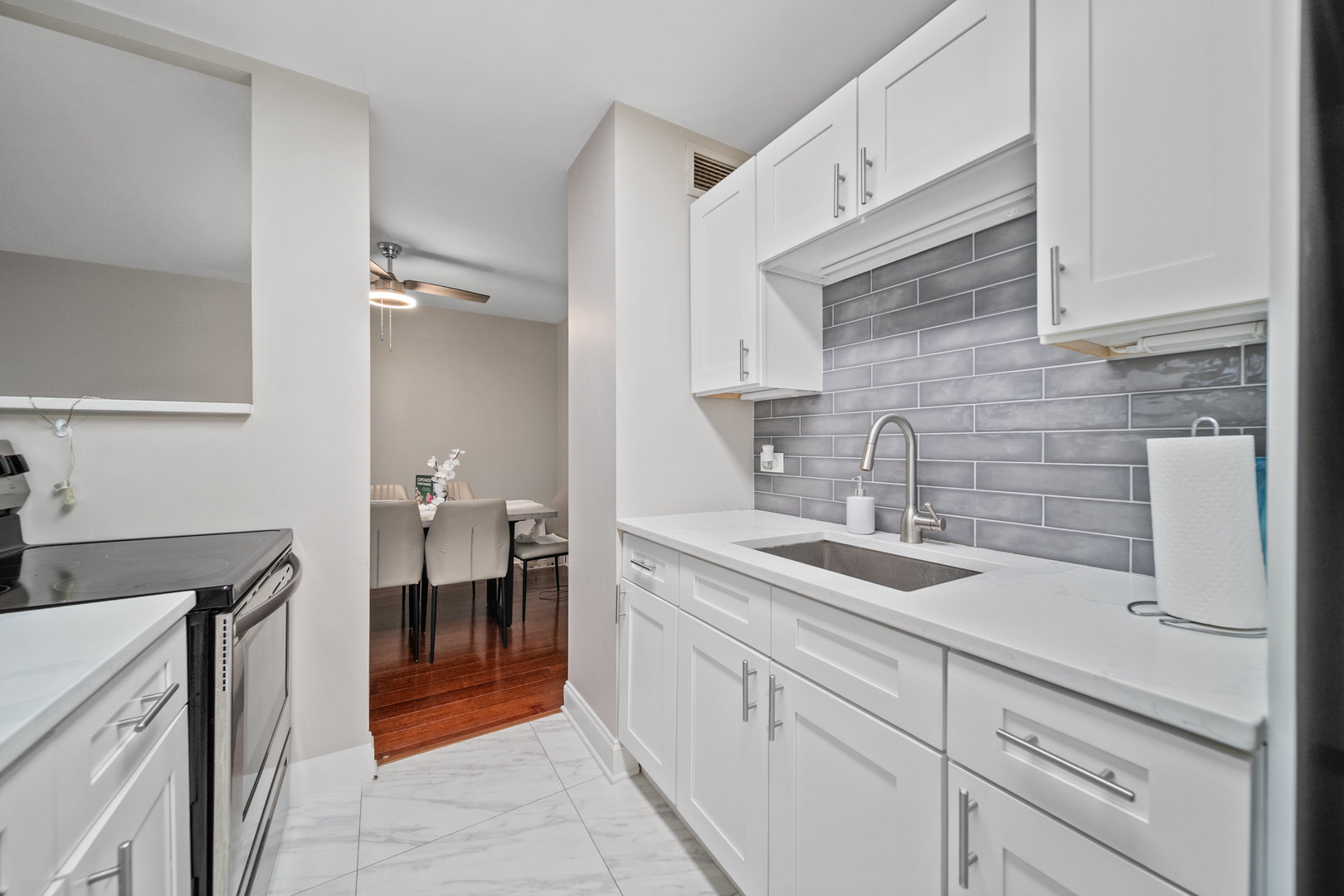 6171 North Sheridan Road, Unit 1106 Chicago, IL 60660 - Photo 9 of 24 Gallery Image 9