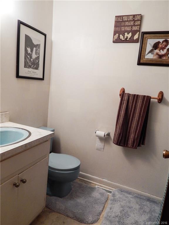 112 Poole Road Troy, NC 27371 - Photo 6 of 12 Gallery Image 6