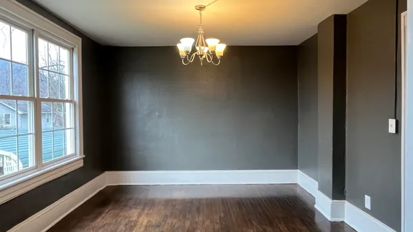 a view of empty room with window