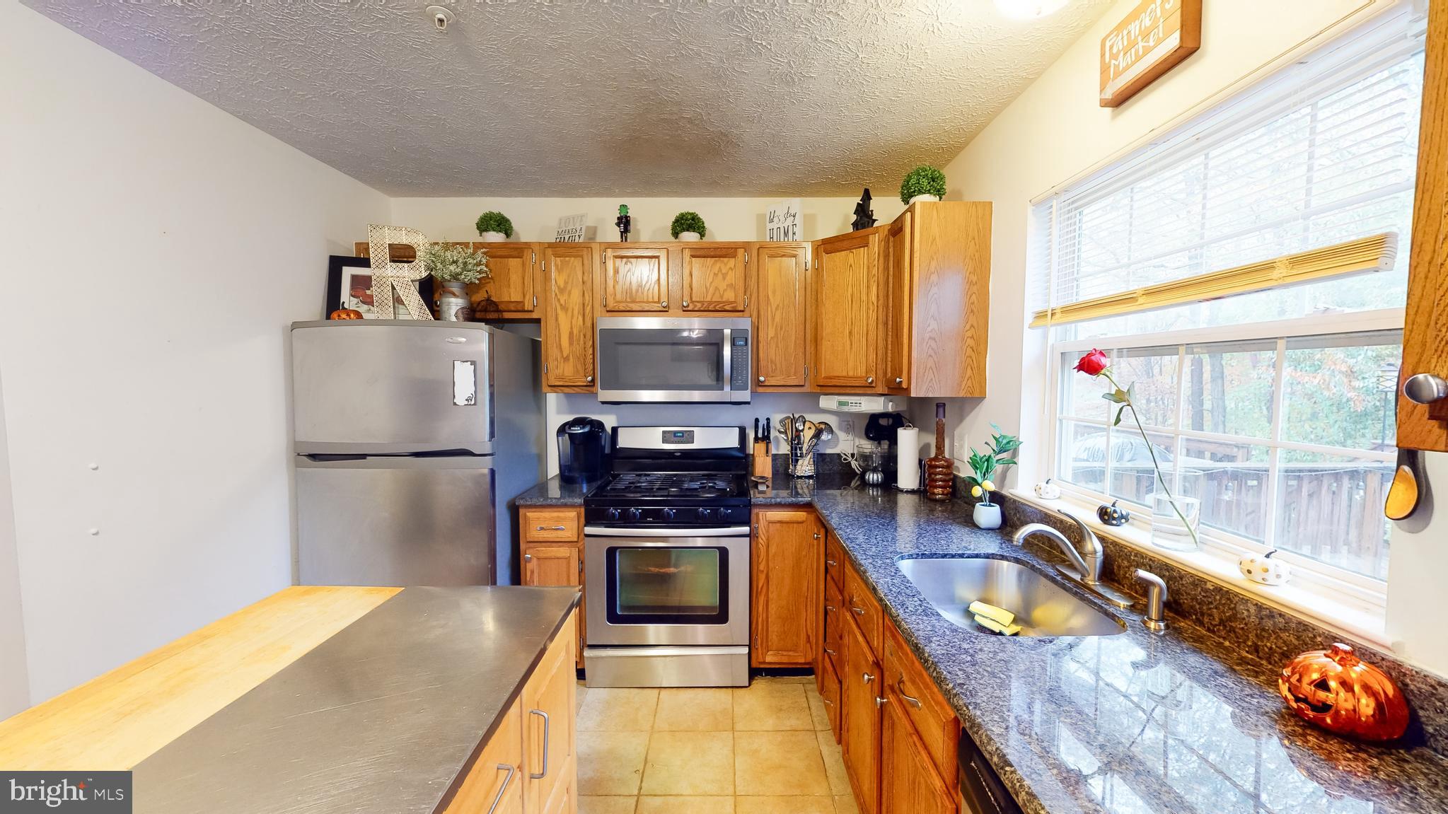 706 Summer Ridge Court Odenton, MD 21113 - Photo 5 of 53 Kitchen with stainless steel appliances