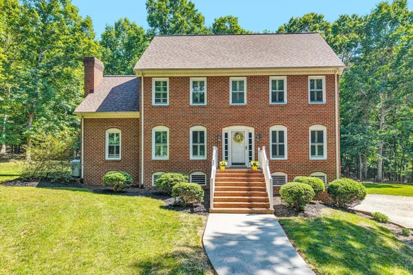 $589,900 | 1432 Oakwood Knolls Drive, Bedford, VA 24523
