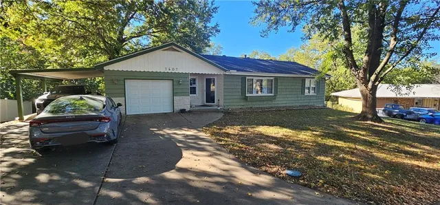 $228,000 | 1607 Edgewood Lane, Lexington, MO 64067