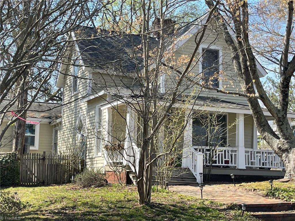 211 Woodlawn Avenue, Greensboro, NC 27401 Compass