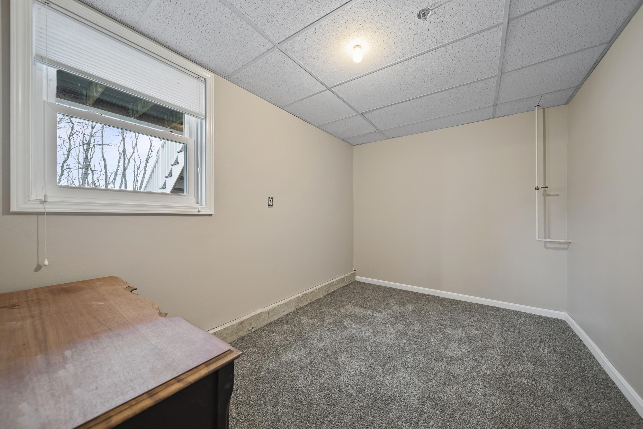 624 Hackett Hill Road Manchester, NH 03102 - Photo 29 of 38