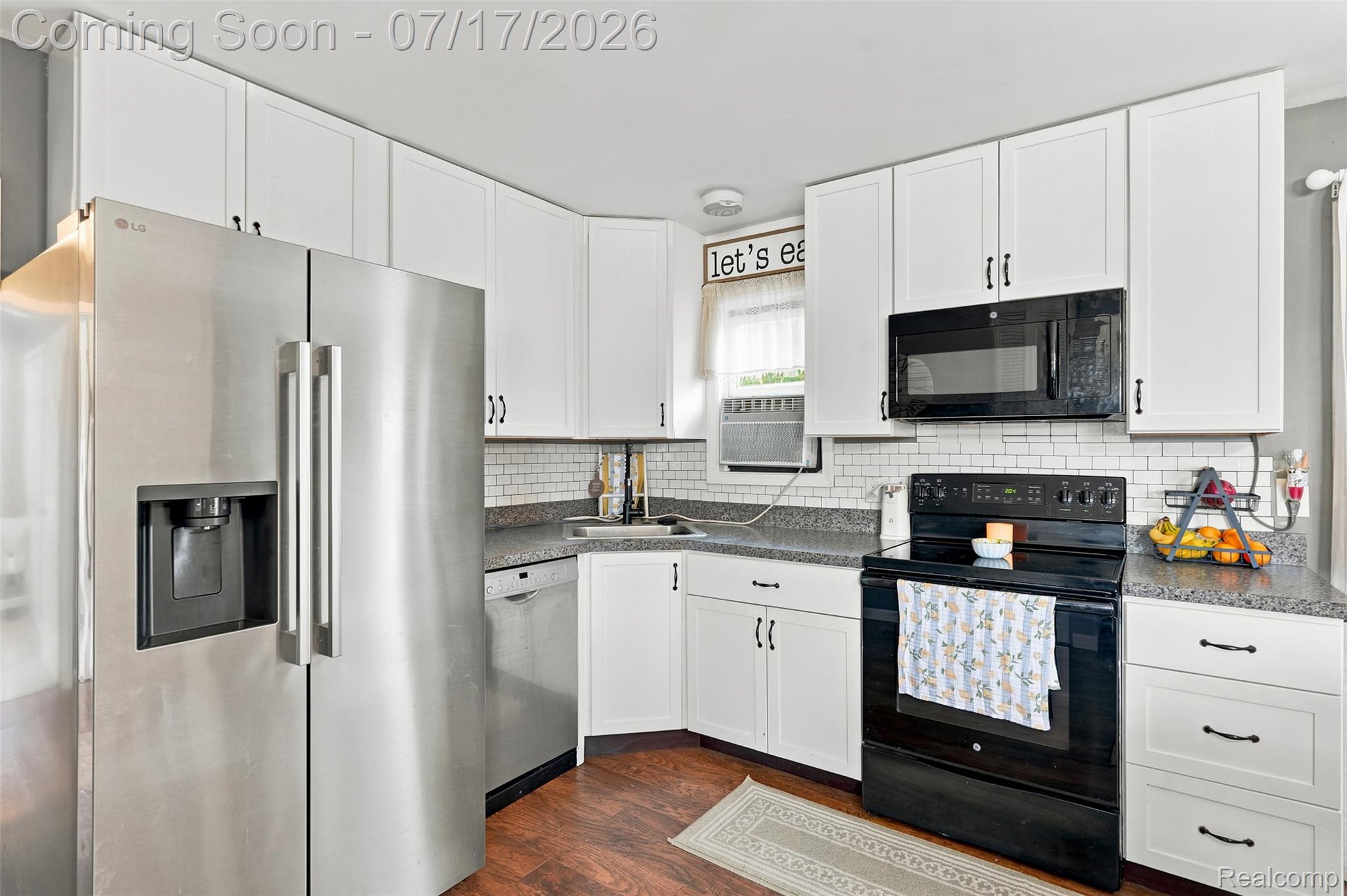 13514 Bird Road Byron, MI 48418 - Photo 9 of 35 054.jpg