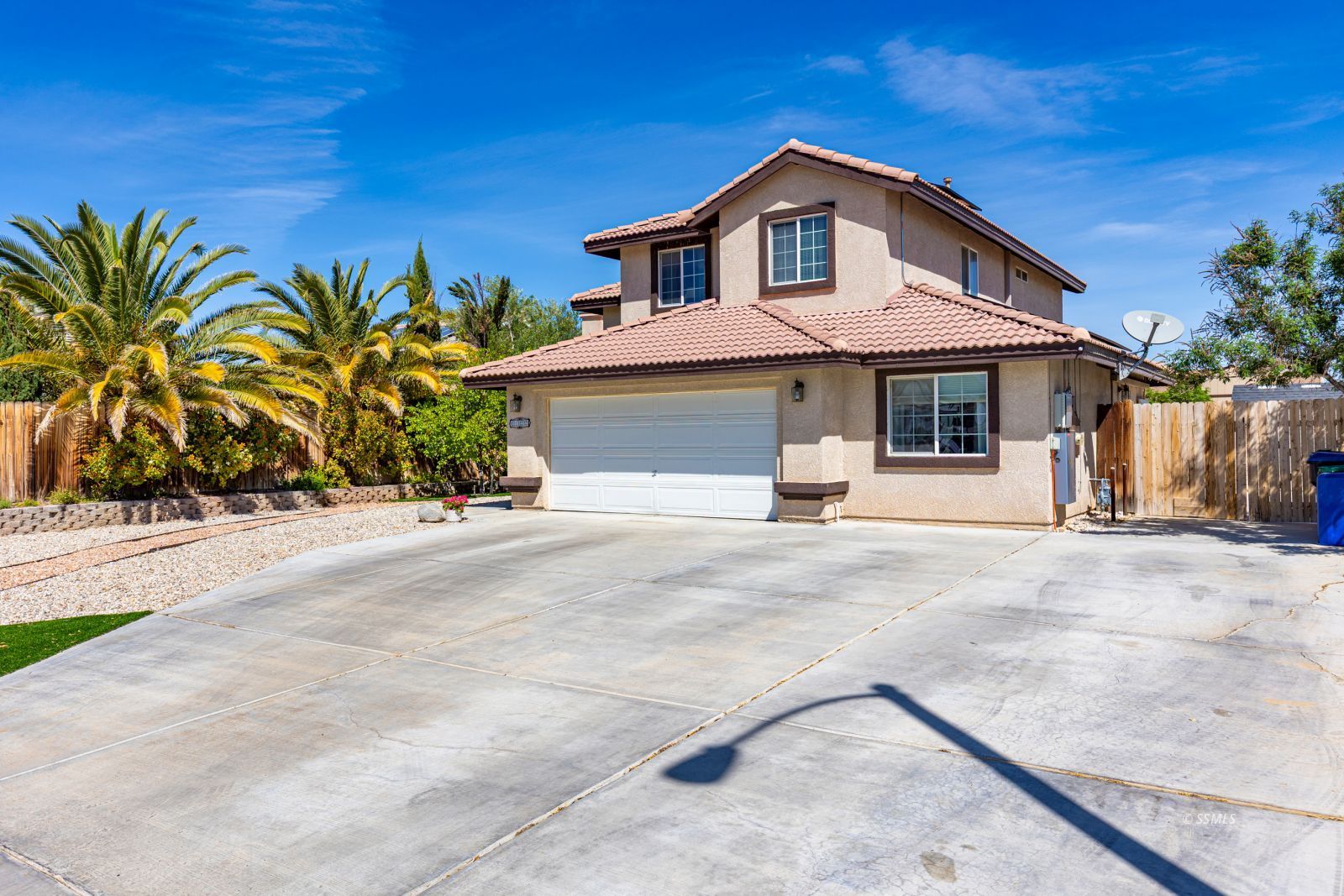 1122 Rebecca Avenue Ridgecrest, CA 93555 - Photo 3 of 49