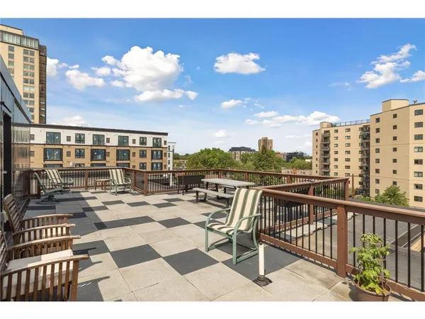 $179,900 | 3150 Excelsior Boulevard, Unit 313, Minneapolis, MN 55416