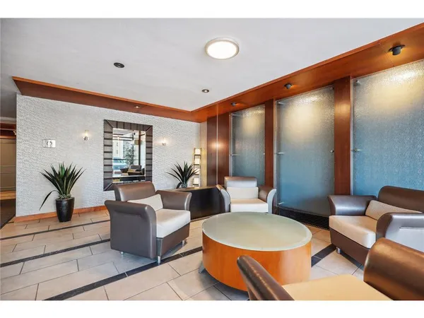 $179,900 | 3150 Excelsior Boulevard, Unit 313, Minneapolis, MN 55416