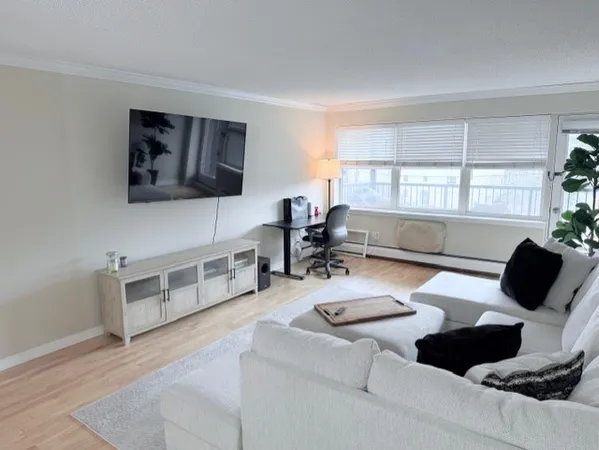 $179,900 | 3150 Excelsior Boulevard, Unit 313, Minneapolis, MN 55416