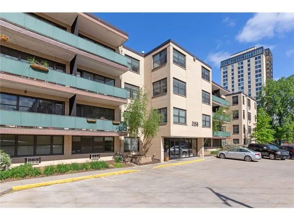 $179,900 | 3150 Excelsior Boulevard, Unit 313, Minneapolis, MN 55416