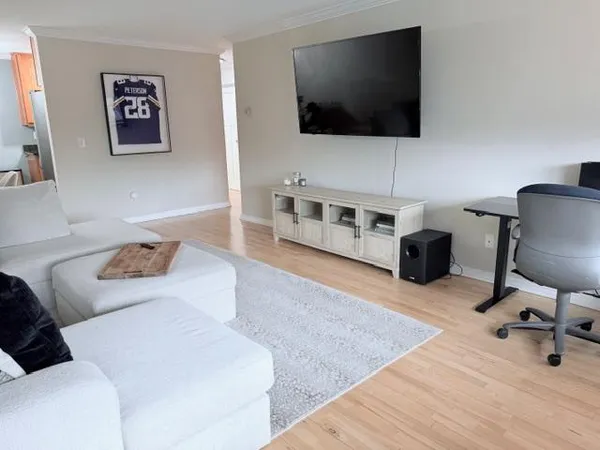 $179,900 | 3150 Excelsior Boulevard, Unit 313, Minneapolis, MN 55416