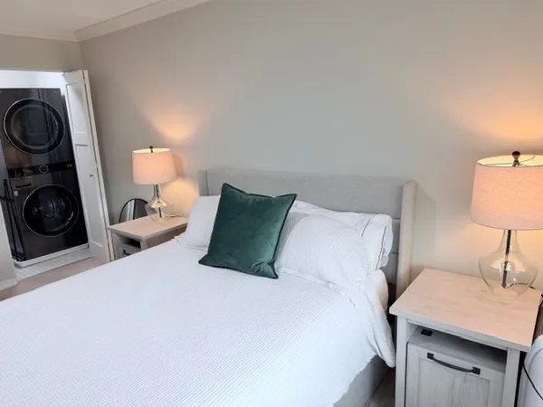 $179,900 | 3150 Excelsior Boulevard, Unit 313, Minneapolis, MN 55416