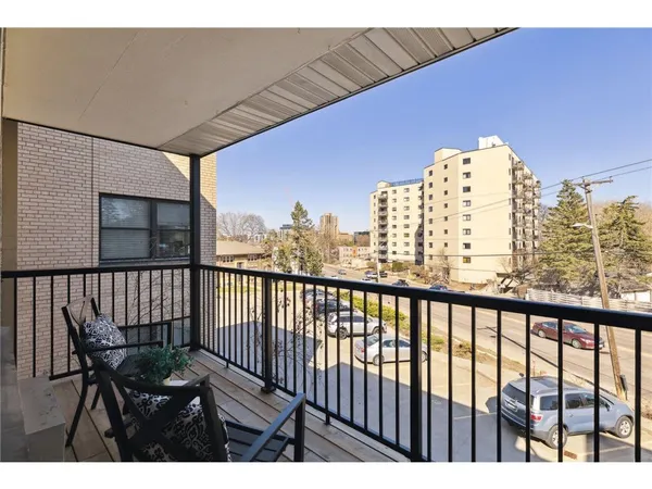 $179,900 | 3150 Excelsior Boulevard, Unit 313, Minneapolis, MN 55416