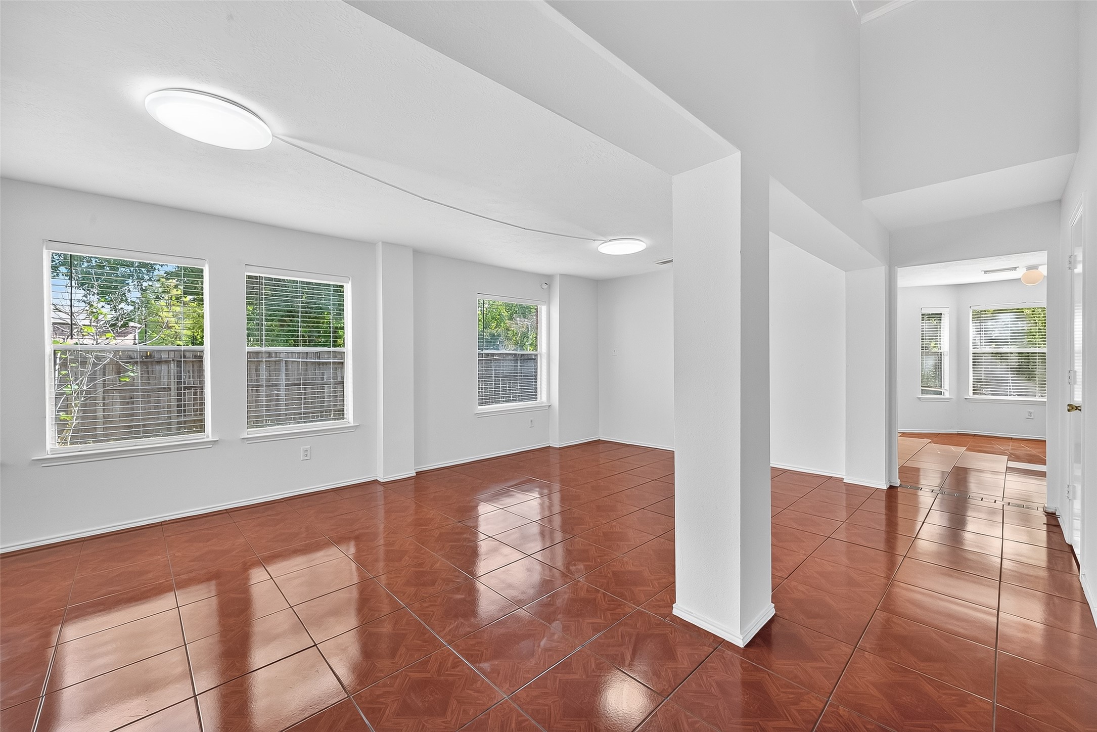8366 Golf Green Circle Houston, TX 77036 - Photo 7 of 38