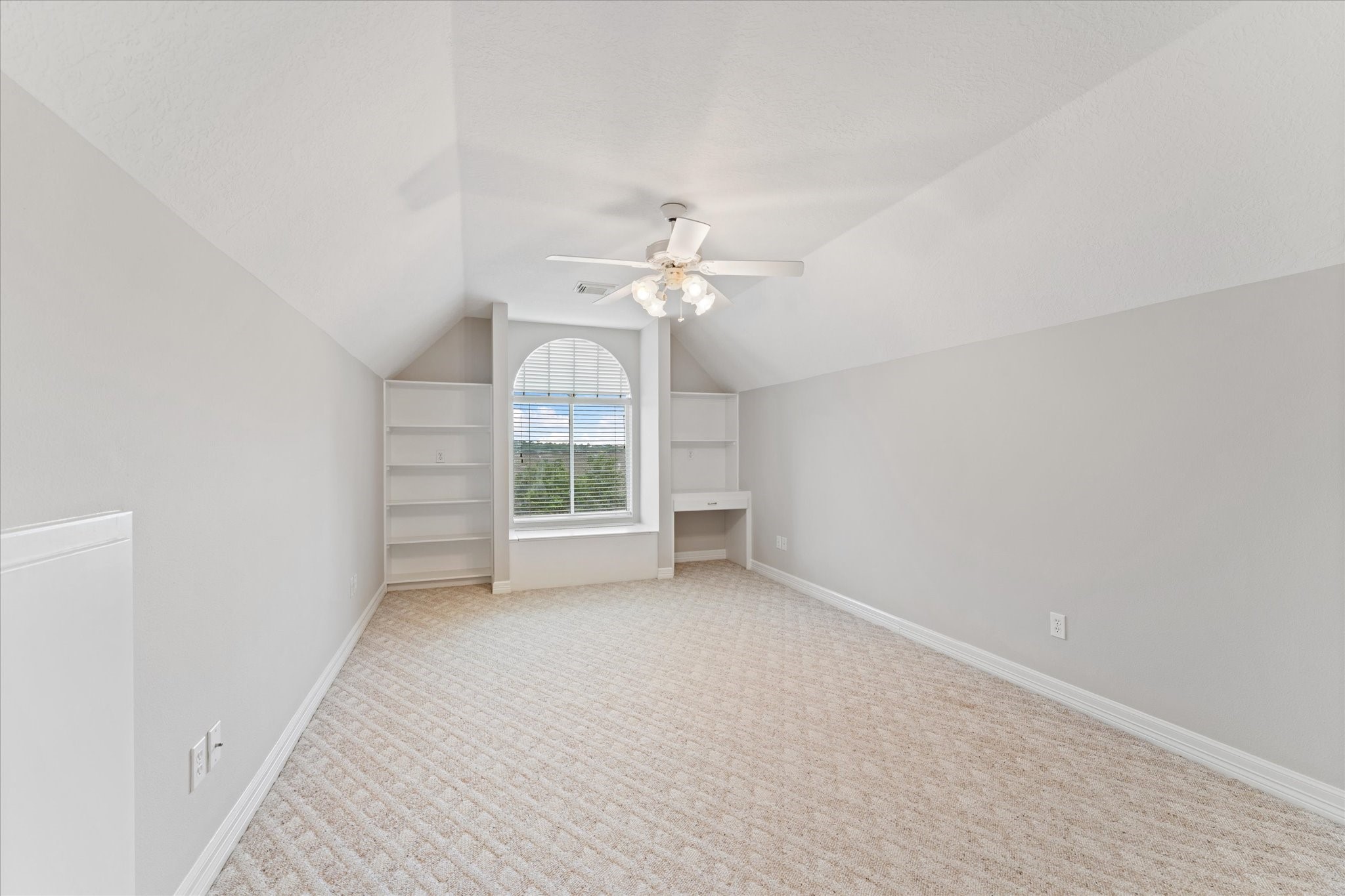 119 April Breeze Conroe, TX 77356 - Photo 30 of 50 Guest Bedroom 1