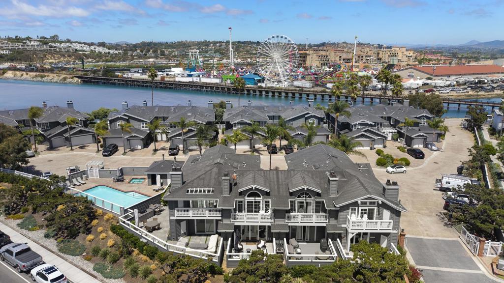 2921 Sandy Pointe, Unit 3 Del Mar, CA 92014 - Photo 3 of 16