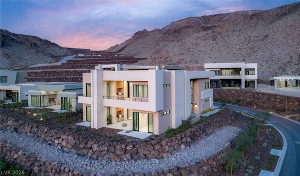 $4,120,000 | 2 Kaya Cyn Way, Unit 16, Henderson, NV 89012