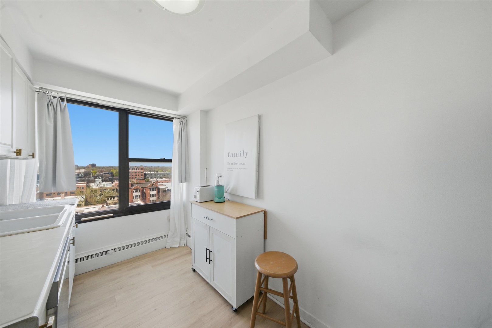 6030 North Sheridan Road, Unit 1001 Chicago, IL 60660 - Photo 4 of 26