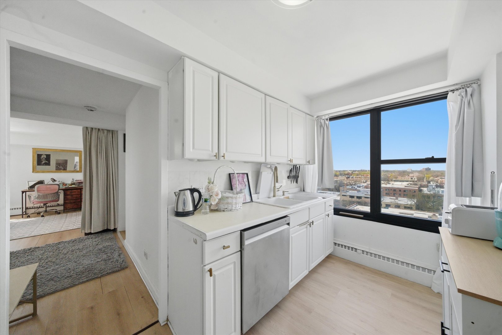 6030 North Sheridan Road, Unit 1001 Chicago, IL 60660 - Photo 5 of 26