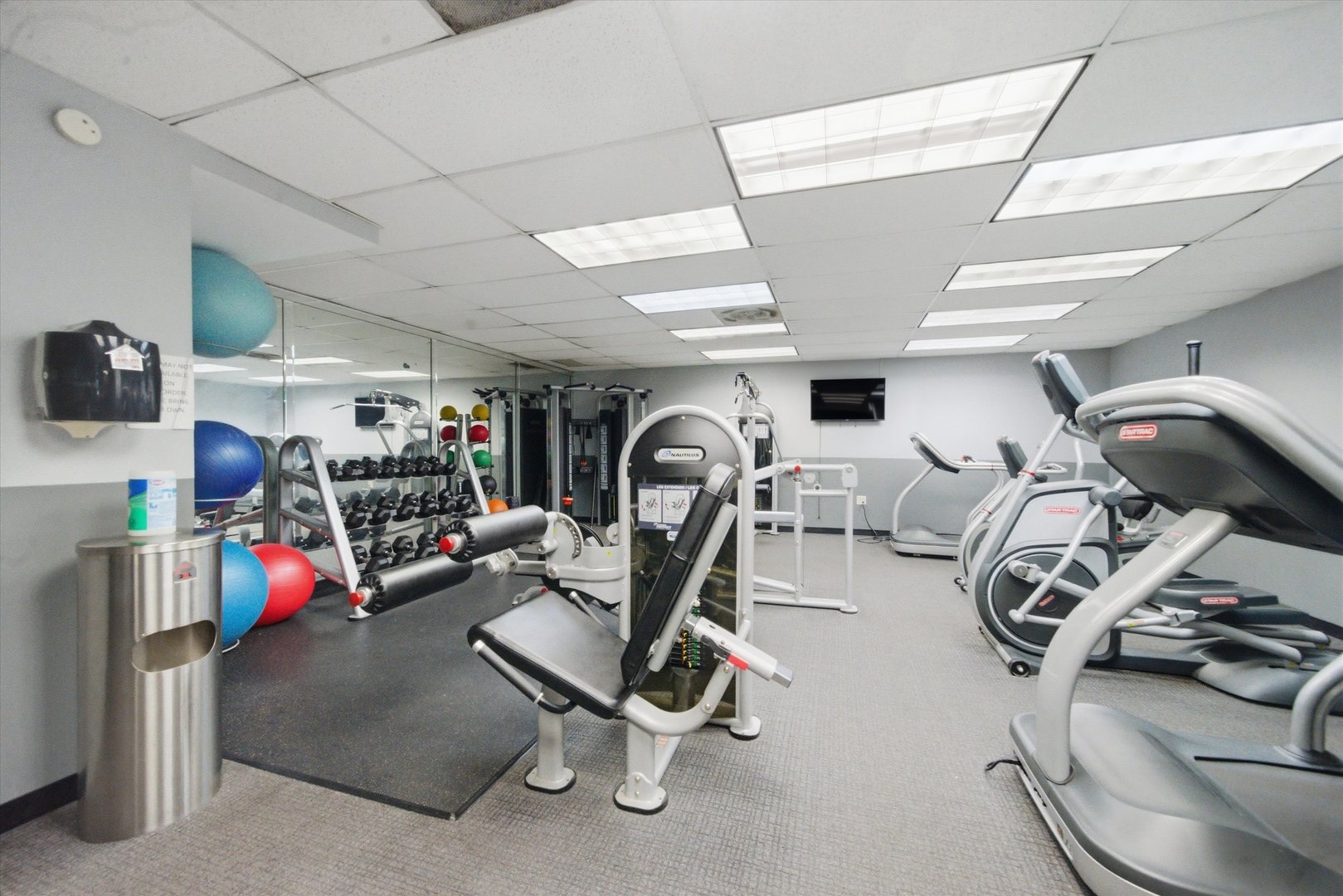 6030 North Sheridan Road, Unit 1001 Chicago, IL 60660 - Photo 10 of 26