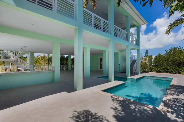 $1,780,000 | 518 Avenida Primiceria, Marathon, FL 33050