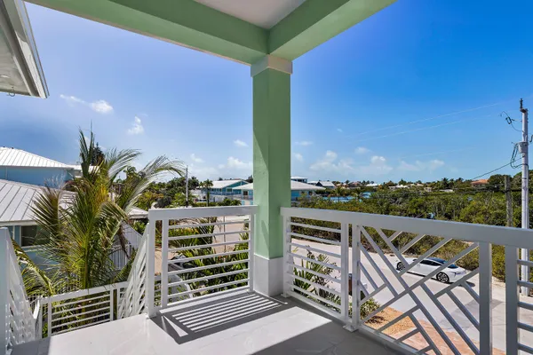 $1,780,000 | 518 Avenida Primiceria, Marathon, FL 33050