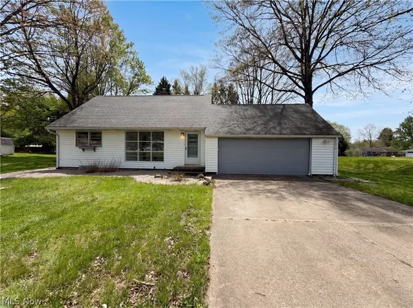 $266,000 | 1064 Munroe Falls Kent Road, Kent, OH 44240