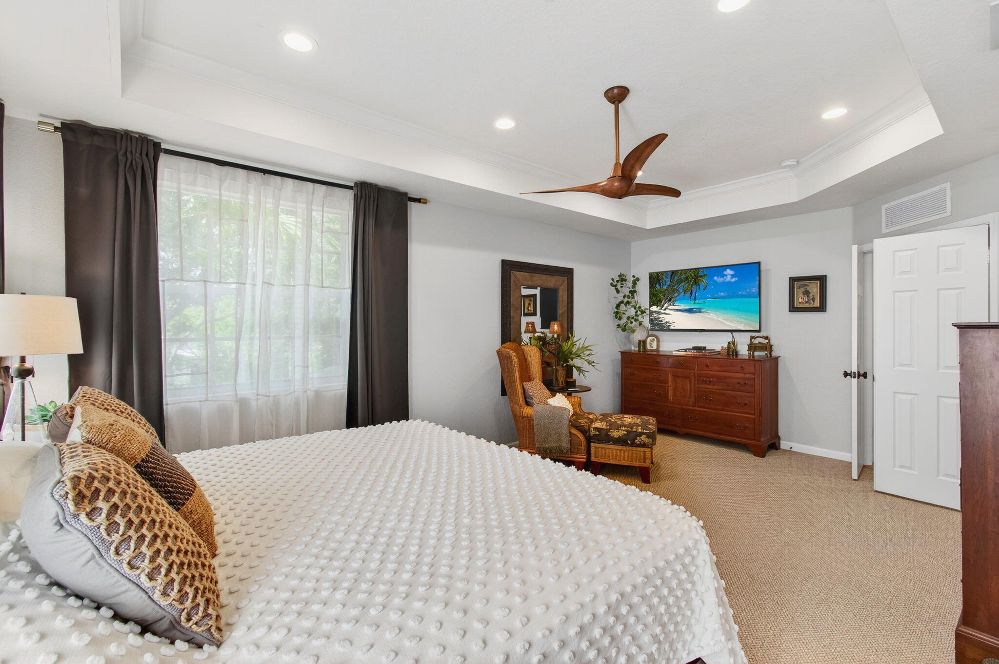 4524 Highgate Drive Delray Beach, FL 33445 - Photo 30 of 68 Sitting area in Primary tray ceilings