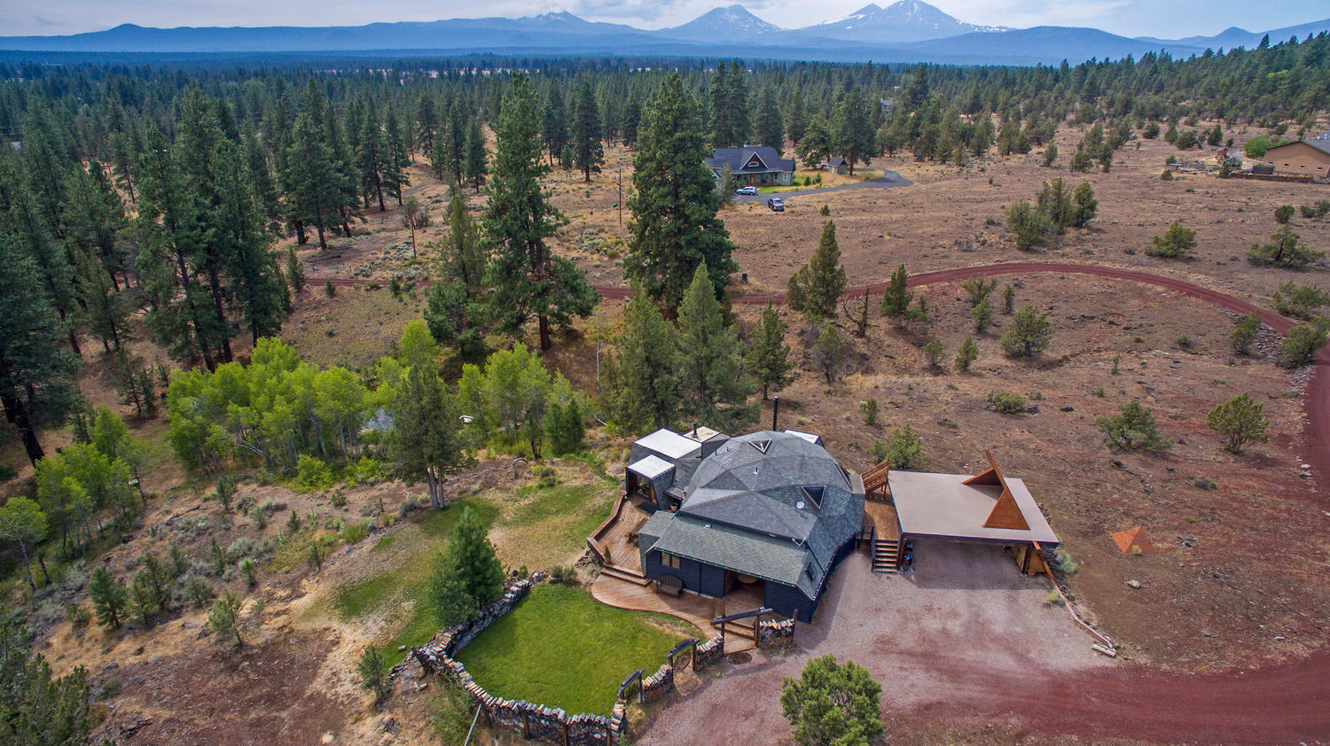 68850 Log Bridge Road Sisters, OR 97759 - Photo 2 of 32 1b