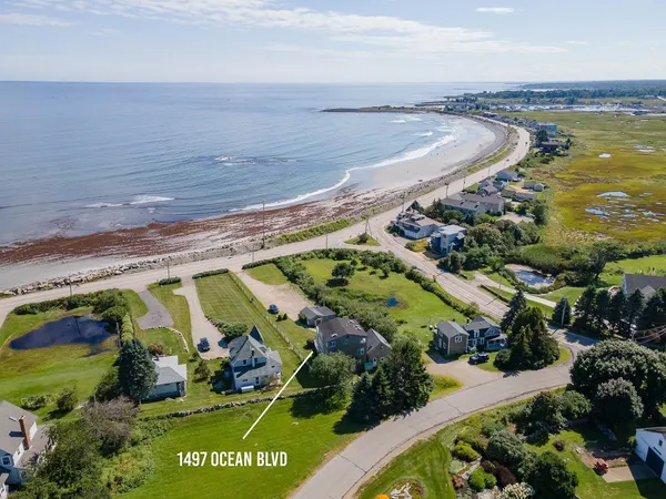 $3,100 | 1497 Ocean Boulevard, Unit #1 CARRIAGE HOUSE, Rye, NH 03870