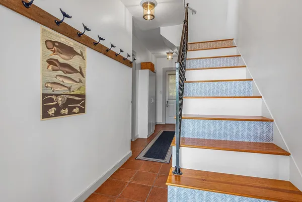 $3,100 | 1497 Ocean Boulevard, Unit #1 CARRIAGE HOUSE, Rye, NH 03870