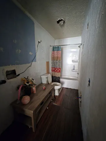 a room with furniture and flowers