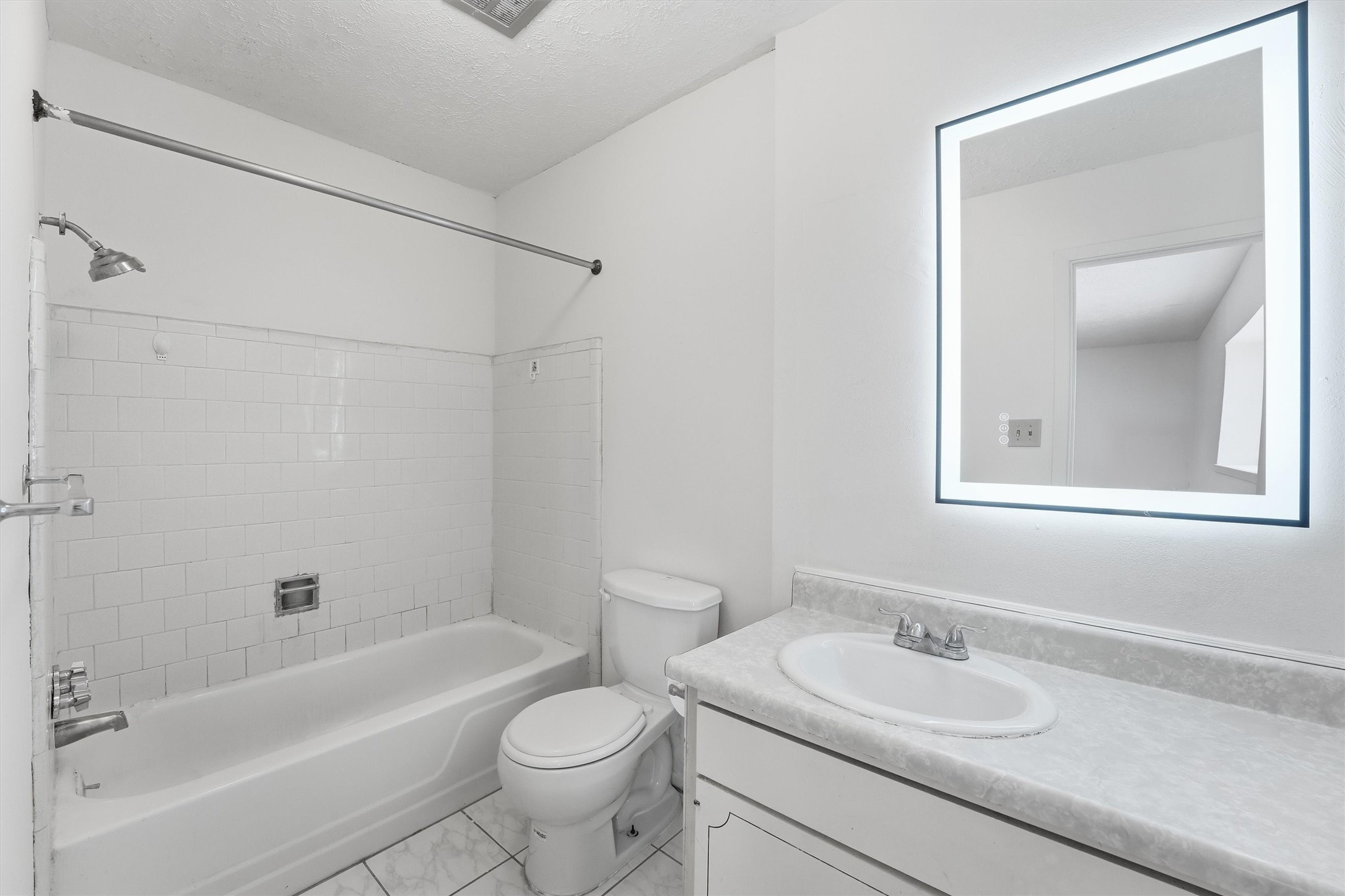 12447 Sharpview Drive, Unit 2447 Houston, TX 77072 - Photo 18 of 28