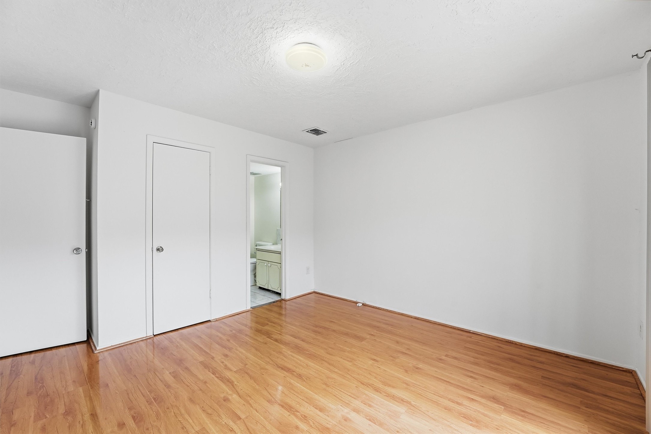 12447 Sharpview Drive, Unit 2447 Houston, TX 77072 - Photo 6 of 28