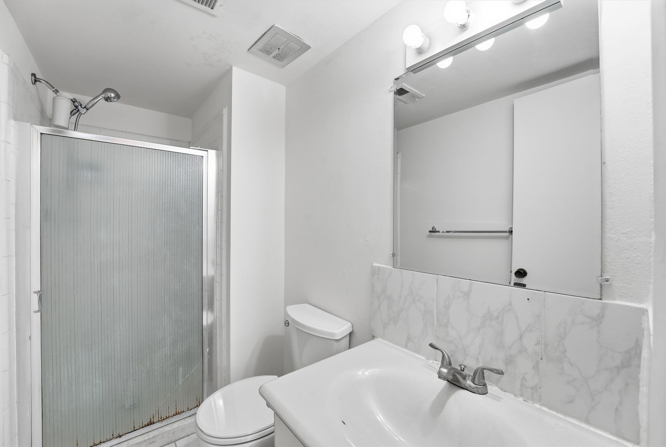 12447 Sharpview Drive, Unit 2447 Houston, TX 77072 - Photo 8 of 28