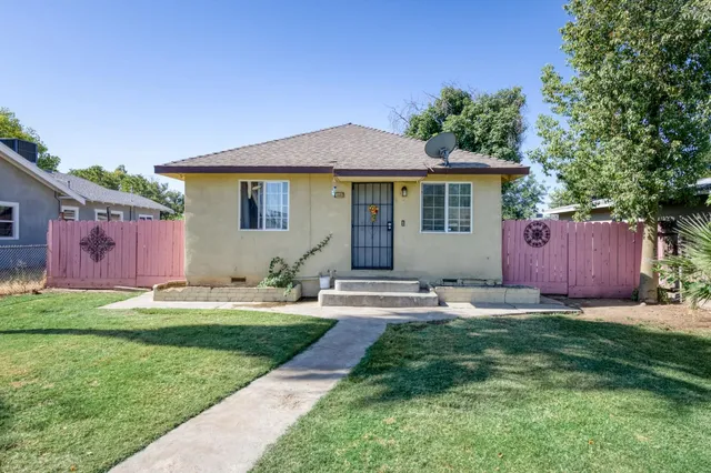$250,500 | 448 East Tuolumne Street, Fresno, CA 93706