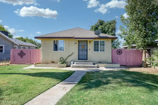 $250,500 | 448 East Tuolumne Street, Fresno, CA 93706