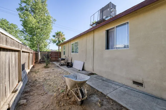 $244,900 | 448 East Tuolumne Street, Fresno, CA 93706