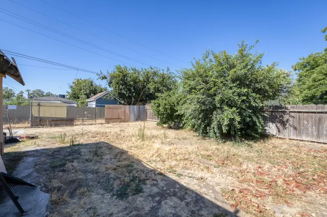 $244,900 | 448 East Tuolumne Street, Fresno, CA 93706